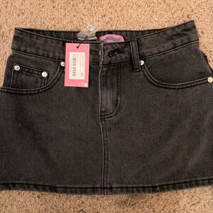 Edikted Stylish Black Denim Skirt